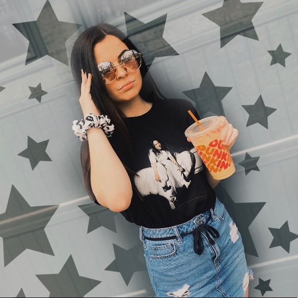 Meet your Posher, Kara - Picture 1 of 1